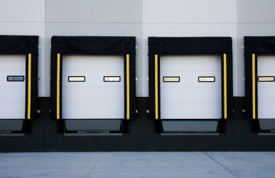RD - Loading dock equpment with sectional door, dock shelter and dock leveler
